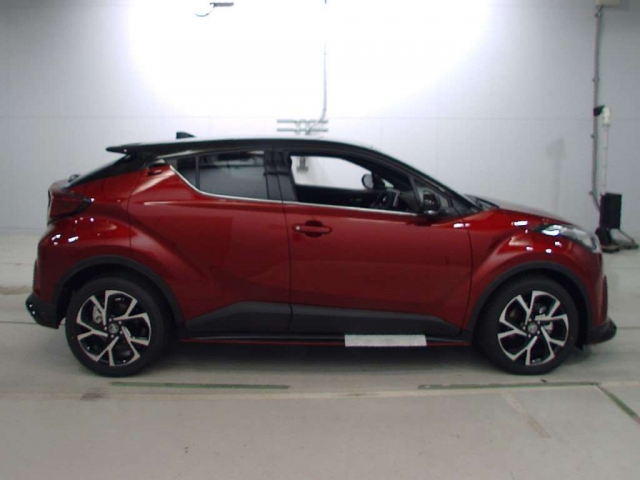 Import and buy TOYOTA C-HR 2018 from Japan to Nairobi, Kenya