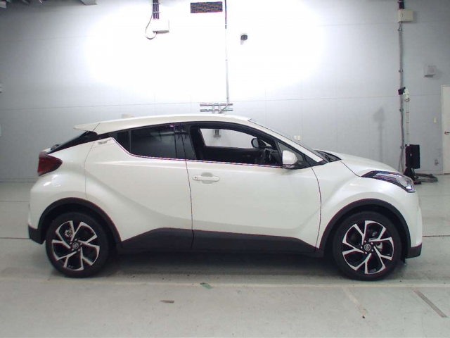 Import and buy TOYOTA C-HR 2018 from Japan to Nairobi, Kenya