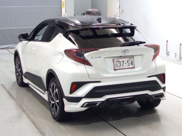 Import and buy TOYOTA C-HR 2018 from Japan to Nairobi, Kenya