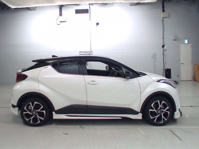 Import and buy TOYOTA C-HR 2018 from Japan to Nairobi, Kenya