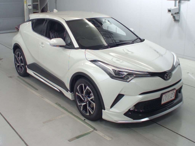 Import and buy TOYOTA C-HR 2018 from Japan to Nairobi, Kenya