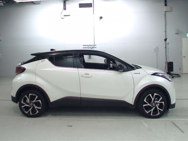 Import and buy TOYOTA C-HR 2017 from Japan to Nairobi, Kenya