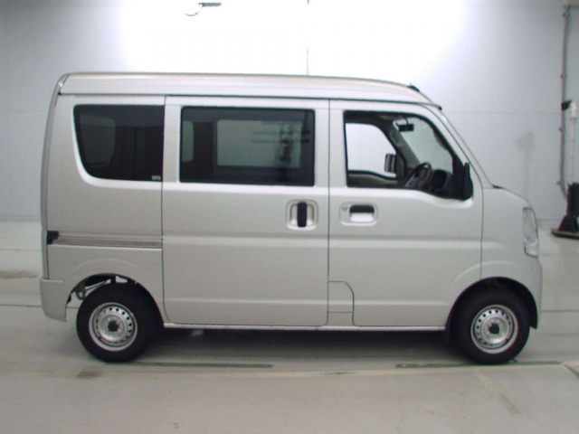 Import and buy NISSAN CLIPPER VAN 2018 from Japan to Nairobi, Kenya