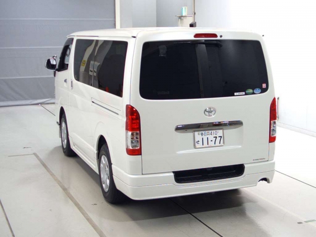 Import and buy TOYOTA HIACE VAN 2017 from Japan to Nairobi, Kenya