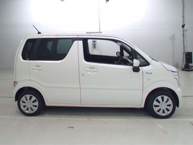 Import and buy SUZUKI WAGON R 2018 from Japan to Nairobi, Kenya