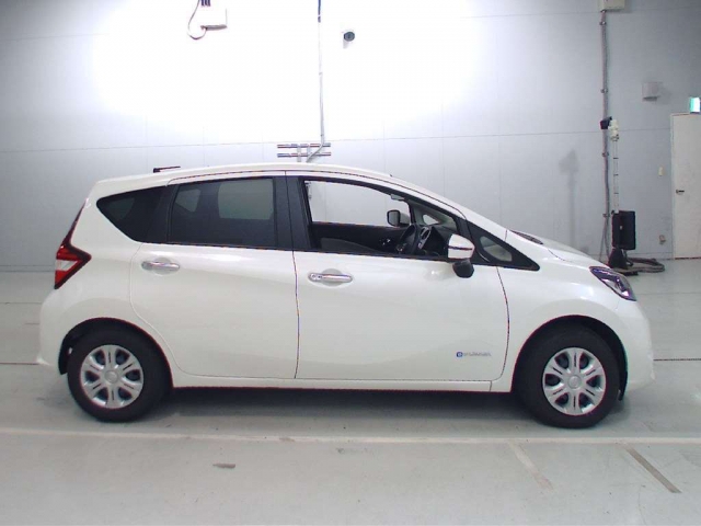 Import and buy NISSAN NOTE 2018 from Japan to Nairobi, Kenya