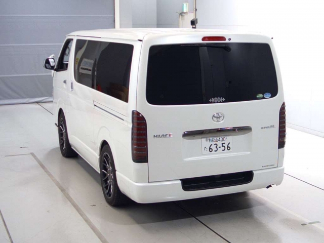 Import and buy TOYOTA HIACE VAN 2018 from Japan to Nairobi, Kenya