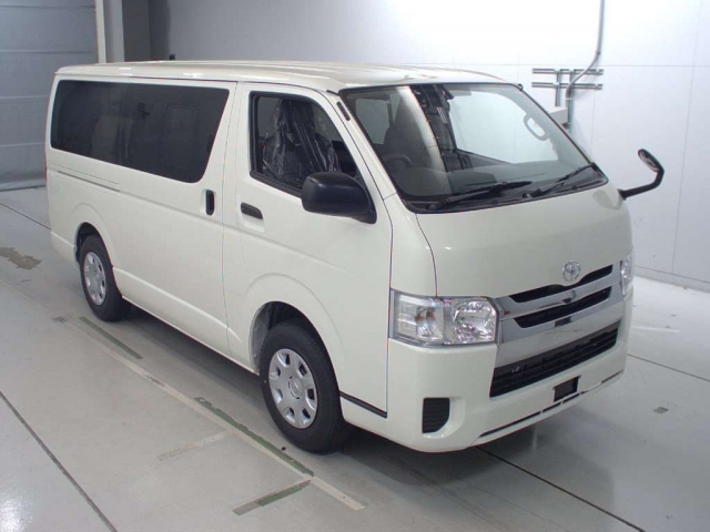 Import and buy TOYOTA HIACE VAN 2018 from Japan to Nairobi, Kenya