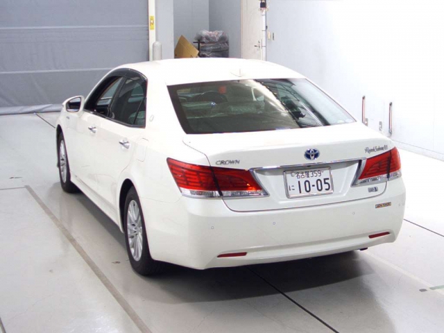 Import and buy TOYOTA CROWN 2017 from Japan to Nairobi, Kenya