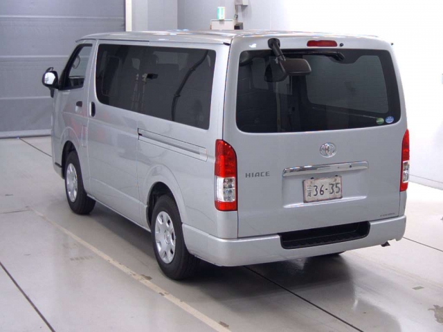 Import and buy TOYOTA HIACE VAN 2018 from Japan to Nairobi, Kenya