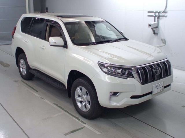 Import and buy TOYOTA LAND CRUISER PRADO 2018 from Japan to Nairobi, Kenya