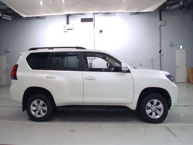 Import and buy TOYOTA LAND CRUISER PRADO 2017 from Japan to Nairobi, Kenya