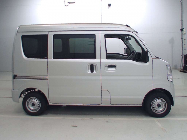 Import and buy NISSAN CLIPPER VAN 2018 from Japan to Nairobi, Kenya