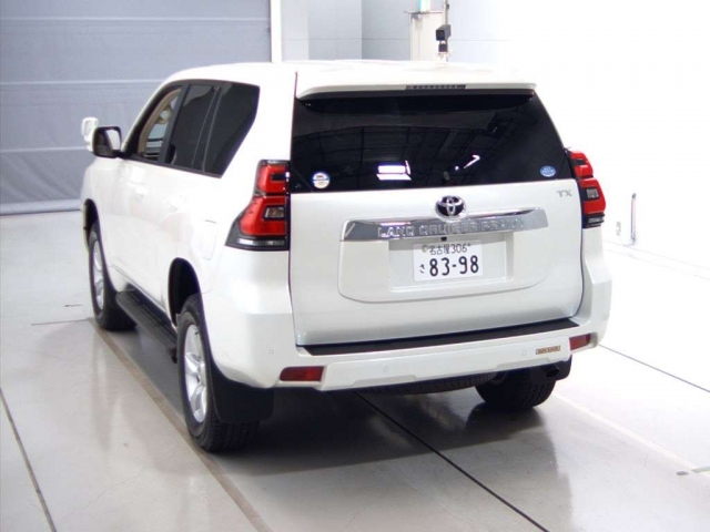 Import and buy TOYOTA LAND CRUISER PRADO 2018 from Japan to Nairobi, Kenya