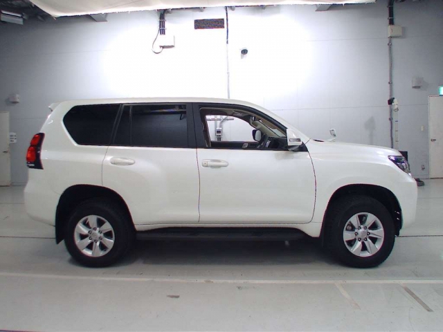 Import and buy TOYOTA LAND CRUISER PRADO 2018 from Japan to Nairobi, Kenya