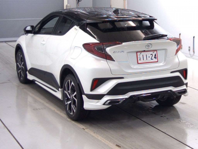 Import and buy TOYOTA C-HR 2018 from Japan to Nairobi, Kenya