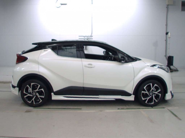 Import and buy TOYOTA C-HR 2018 from Japan to Nairobi, Kenya