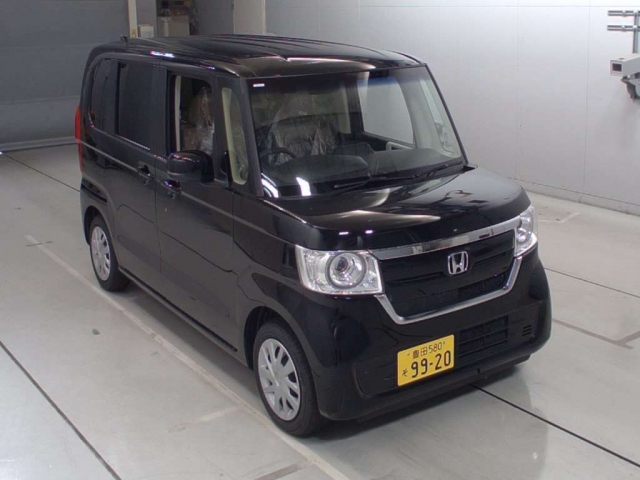 Import and buy HONDA N BOX 2017 from Japan to Nairobi, Kenya