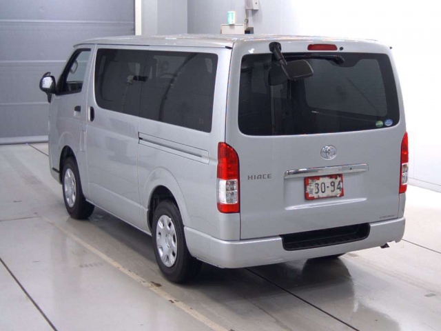 Import and buy TOYOTA HIACE VAN 2018 from Japan to Nairobi, Kenya