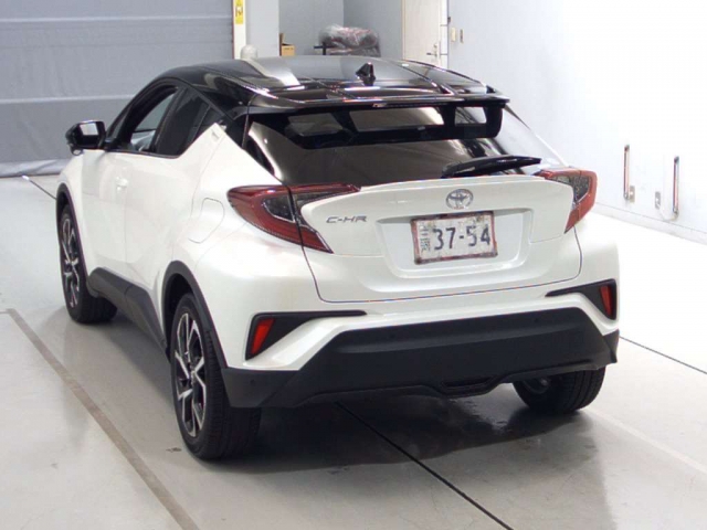 Import and buy TOYOTA C-HR 2018 from Japan to Nairobi, Kenya