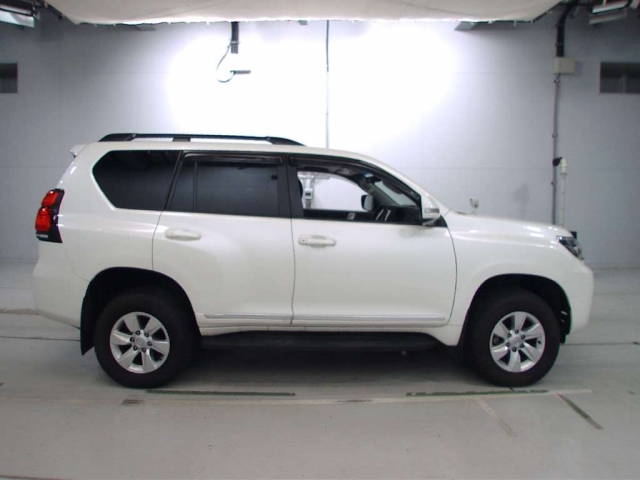 Import and buy TOYOTA LAND CRUISER PRADO 2017 from Japan to Nairobi, Kenya