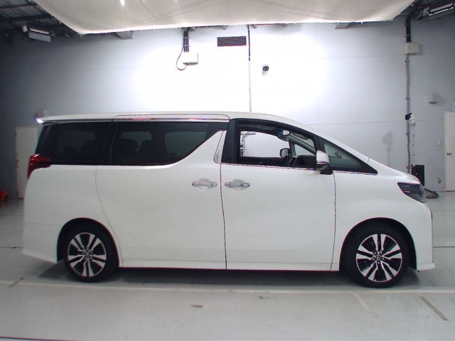 Import and buy TOYOTA ALPHARD 2018 from Japan to Nairobi, Kenya