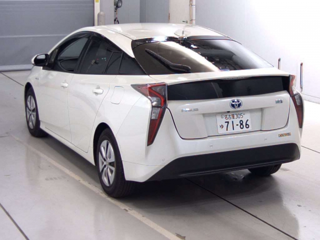 Import and buy TOYOTA PRIUS 2017 from Japan to Nairobi, Kenya