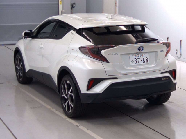 Import and buy TOYOTA C-HR 2017 from Japan to Nairobi, Kenya