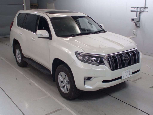 Import and buy TOYOTA LAND CRUISER PRADO 2017 from Japan to Nairobi, Kenya