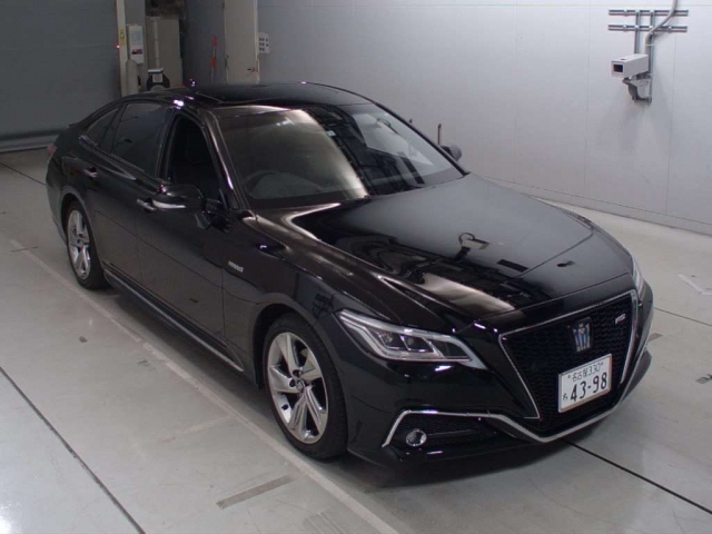 Import and buy TOYOTA CROWN 2018 from Japan to Nairobi, Kenya