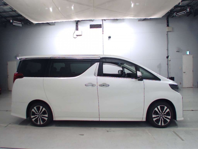 Import and buy TOYOTA ALPHARD 2018 from Japan to Nairobi, Kenya