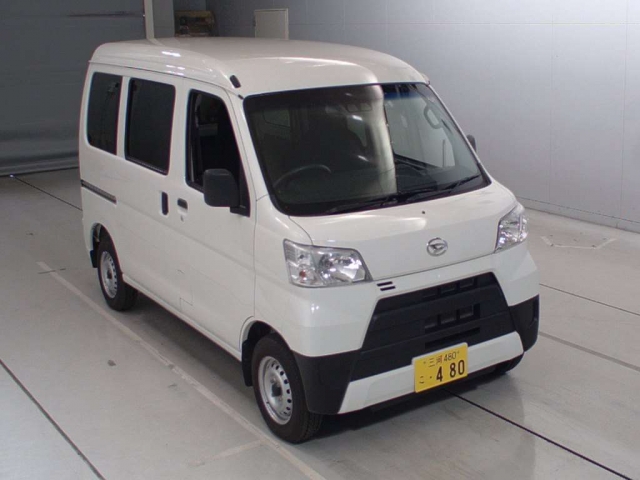 Import and buy DAIHATSU HIJET VAN 2017 from Japan to Nairobi, Kenya