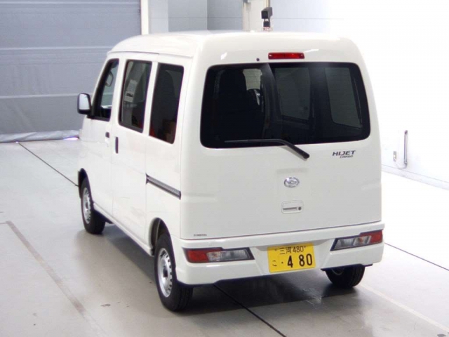 Import and buy DAIHATSU HIJET VAN 2017 from Japan to Nairobi, Kenya