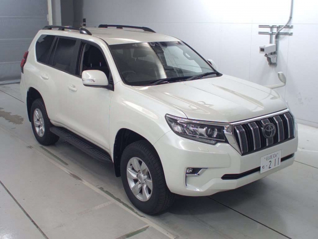 Import and buy TOYOTA LAND CRUISER PRADO 2018 from Japan to Nairobi, Kenya