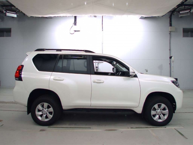 Import and buy TOYOTA LAND CRUISER PRADO 2018 from Japan to Nairobi, Kenya