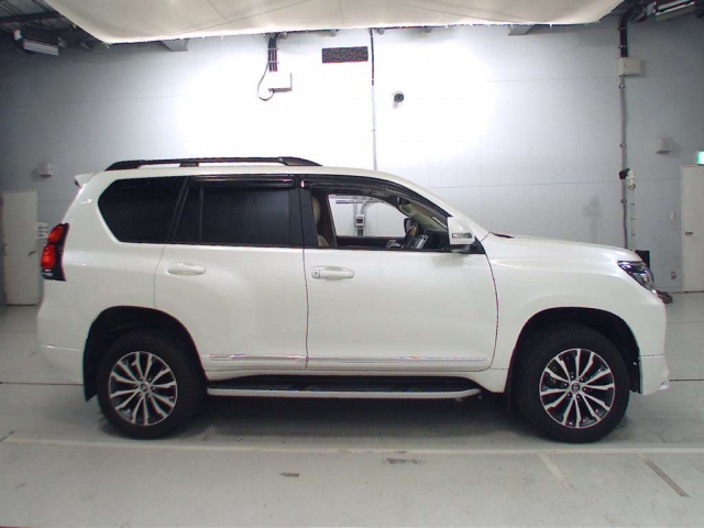 Import and buy TOYOTA LAND CRUISER PRADO 2017 from Japan to Nairobi, Kenya