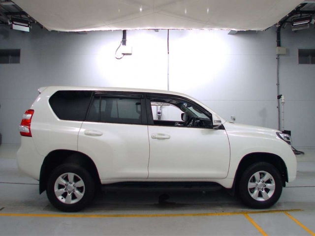 Import and buy TOYOTA LAND CRUISER PRADO 2017 from Japan to Nairobi, Kenya