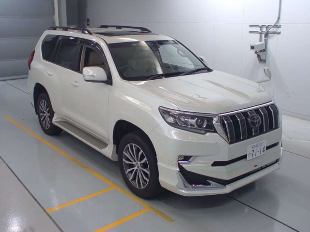 Import and buy TOYOTA LAND CRUISER PRADO 2018 from Japan to Nairobi, Kenya