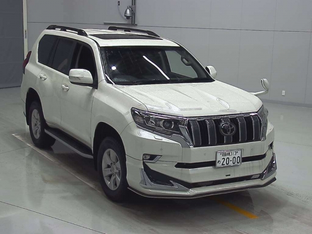 Import and buy TOYOTA LAND CRUISER PRADO 2018 from Japan to Nairobi, Kenya