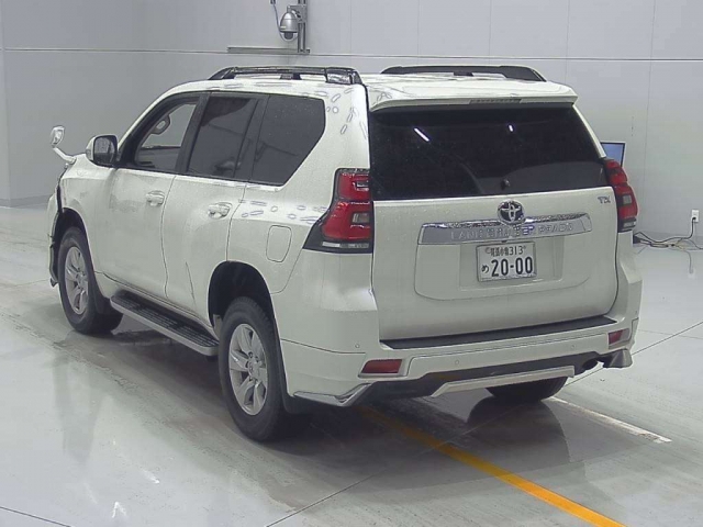 Import and buy TOYOTA LAND CRUISER PRADO 2018 from Japan to Nairobi, Kenya