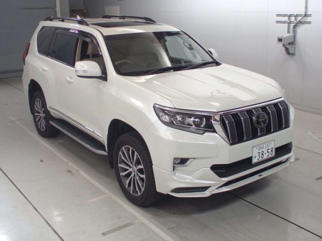 Import and buy TOYOTA LAND CRUISER PRADO 2017 from Japan to Nairobi, Kenya