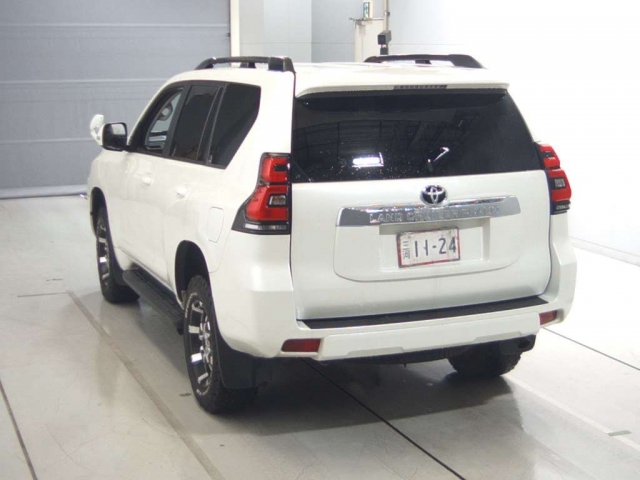 Import and buy TOYOTA LAND CRUISER PRADO 2018 from Japan to Nairobi, Kenya