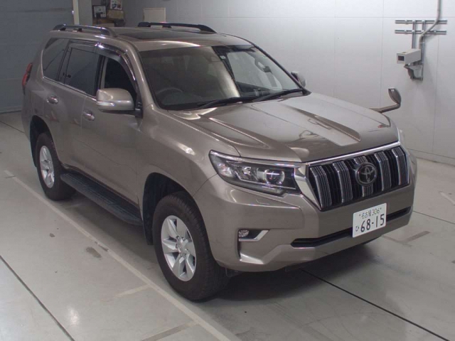 Import and buy TOYOTA LAND CRUISER PRADO 2018 from Japan to Nairobi, Kenya