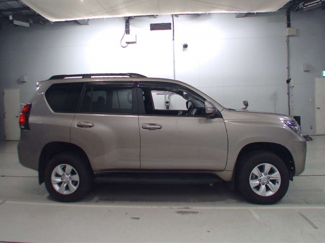 Import and buy TOYOTA LAND CRUISER PRADO 2018 from Japan to Nairobi, Kenya