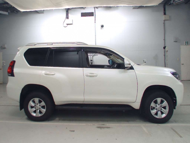 Import and buy TOYOTA LAND CRUISER PRADO 2019 from Japan to Nairobi, Kenya