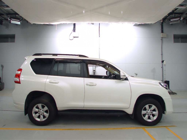 Import and buy TOYOTA LAND CRUISER PRADO 2017 from Japan to Nairobi, Kenya