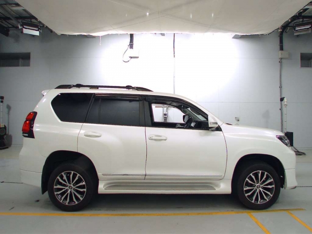 Import and buy TOYOTA LAND CRUISER PRADO 2017 from Japan to Nairobi, Kenya