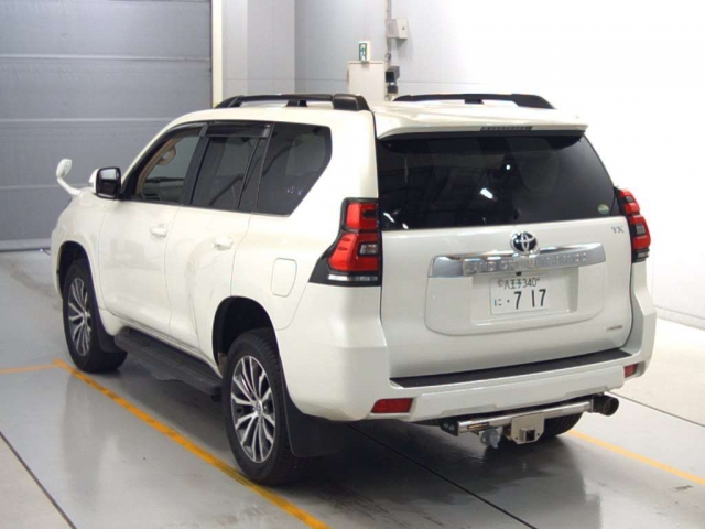 Import and buy TOYOTA LAND CRUISER PRADO 2017 from Japan to Nairobi, Kenya