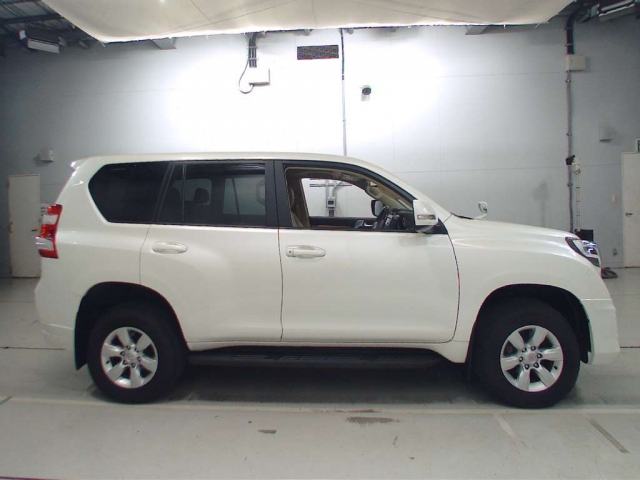 Import and buy TOYOTA LAND CRUISER PRADO 2017 from Japan to Nairobi, Kenya