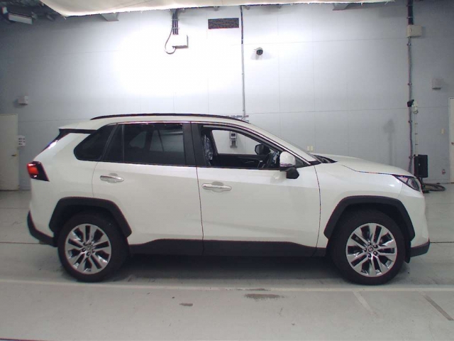 Import and buy TOYOTA RAV4 2020 from Japan to Nairobi, Kenya